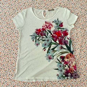 Cute floral print tshirt